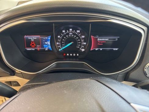 Used 2017 Ford Fusion SE w/ Fusion SE Technology Package FWD image 16