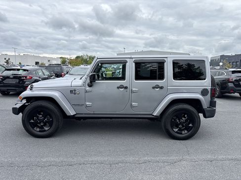 Used 2015 Jeep Wrangler Unlimited Sahara AWD/4WD image 20