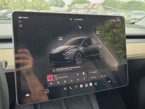 Used 2024 Tesla Model Y 2WD image 23