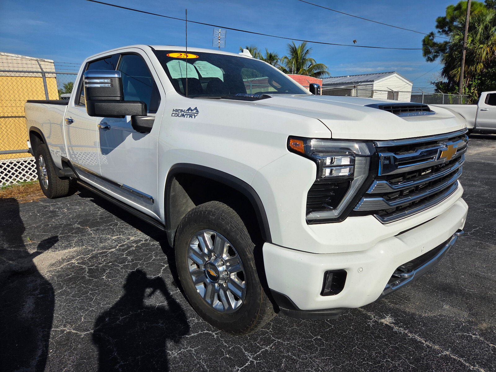 Used 2025 Chevrolet Silverado 3500 High Country w/ High Country Premium Package AWD/4WD image 3