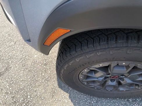 Used 2023 Nissan Frontier PRO-4X w/ Pro-4X Premium Package image 16