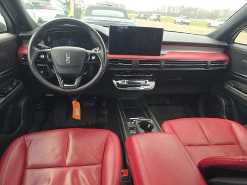 Used 2025 Lincoln Corsair Grand Touring w/ Equipment Group 301A AWD/4WD image 11