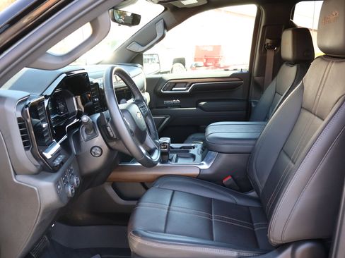 Used 2023 Chevrolet Silverado 1500 High Country w/ High Country Premium Package image 13