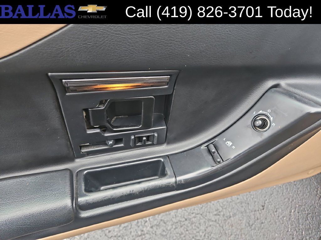 Used 1996 Chevrolet Corvette Coupe RWD image 15