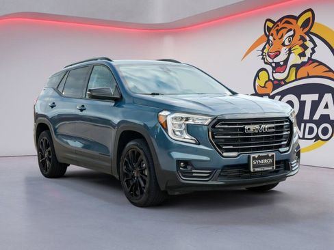 Used 2024 GMC Terrain SLT w/ Elevation Edition AWD/4WD image 4