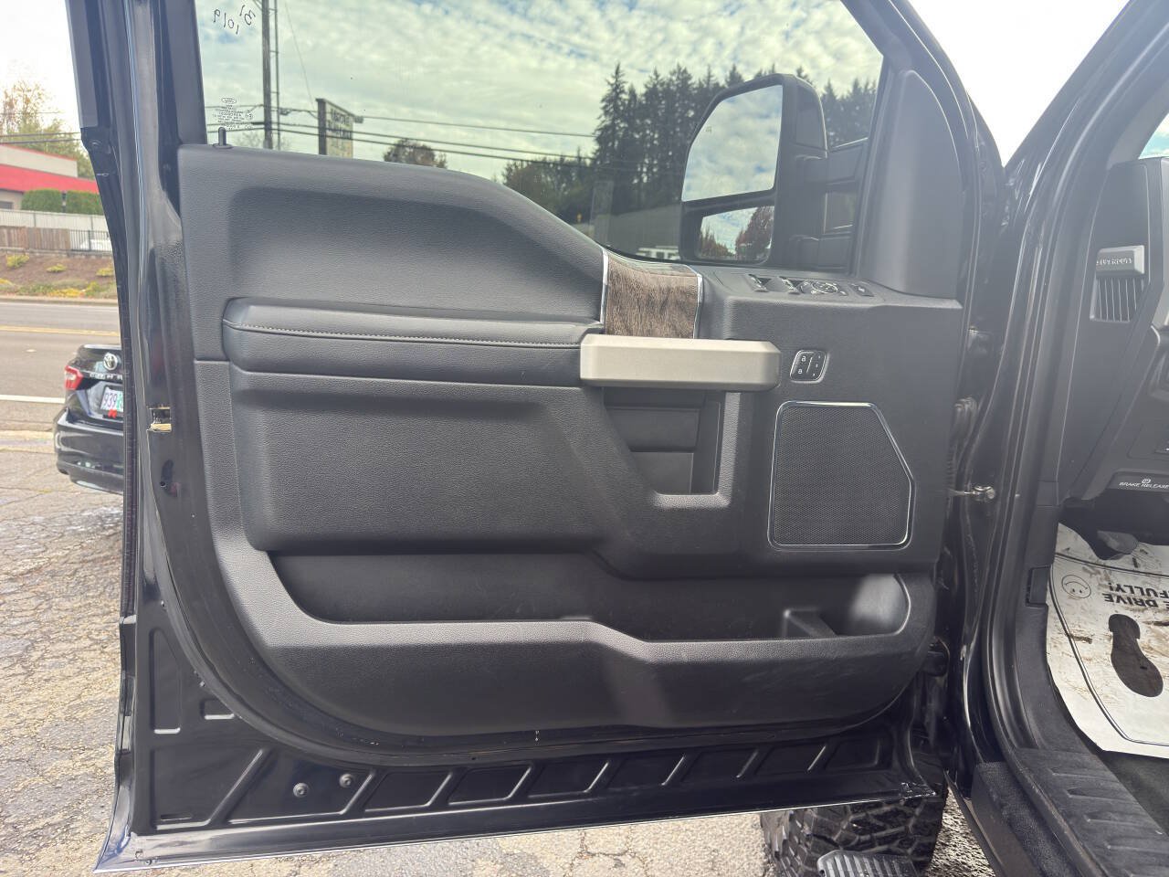 Used 2017 Ford F350 Lariat w/ FX4 4x4 Off Road Package image 3