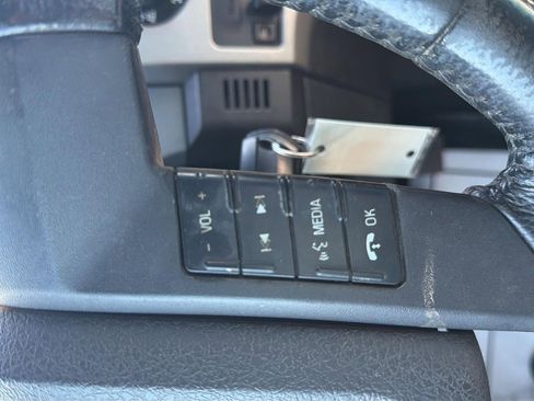 Used 2012 Ford F150 XLT w/ XLT Convenience Pkg AWD/4WD image 17
