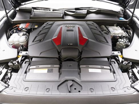 Used 2025 Audi RS Q8 performance image 6