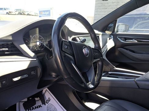 Used 2024 Buick Enclave Premium image 11