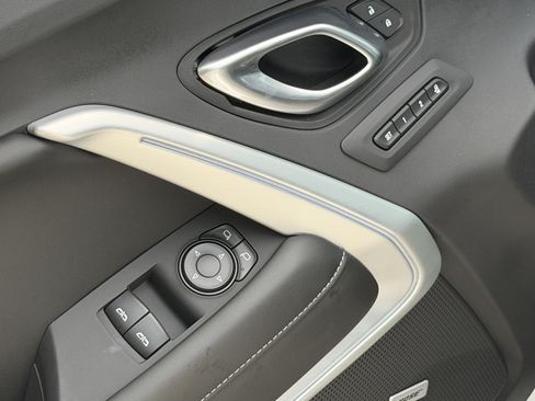 Used 2023 Chevrolet Camaro SS RWD image 13