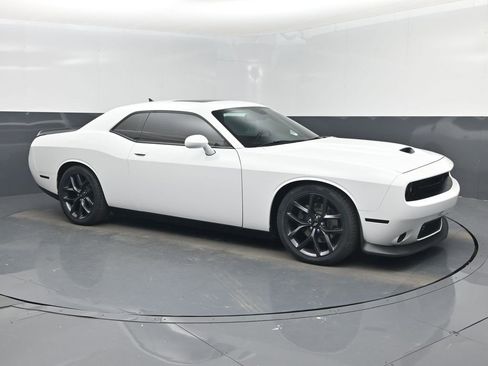 Used 2019 Dodge Challenger R/T w/ Plus Package image 1