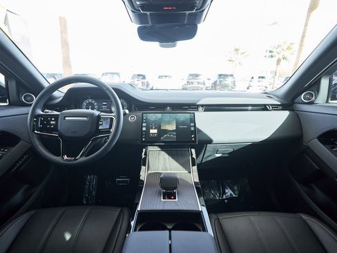 Used 2024 Land Rover Range Rover Evoque Dynamic SE image 35