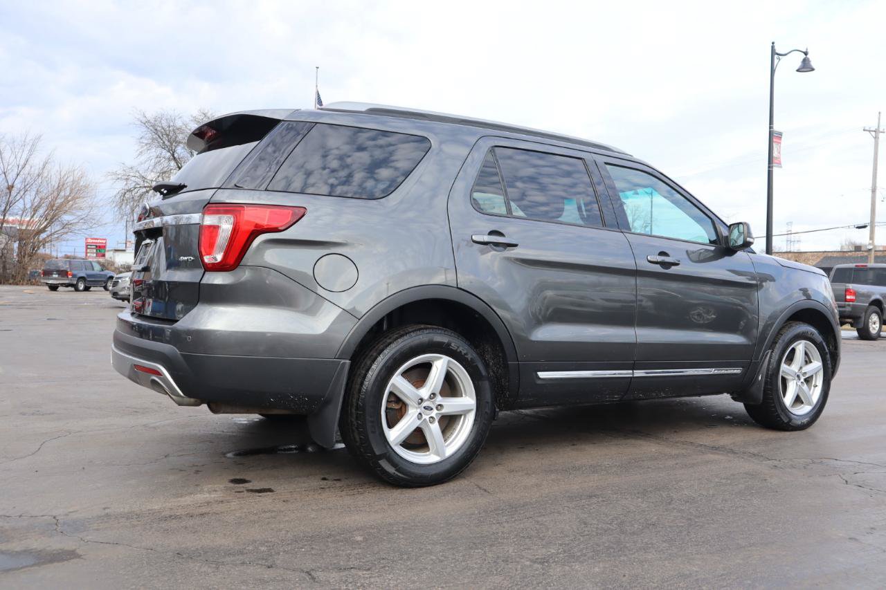 Used 2017 Ford Explorer XLT AWD/4WD image 5