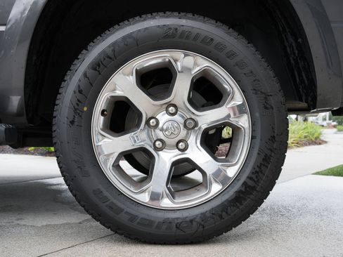 Used 2016 RAM 1500 Laramie w/ Convenience Group image 13