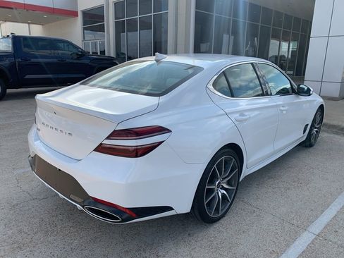 Used 2024 Genesis G70 2.5T image 3