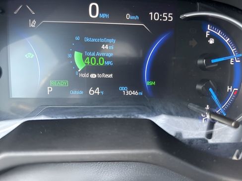 Used 2024 Toyota RAV4 SE image 22