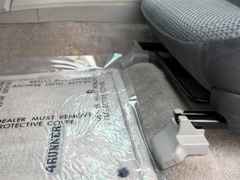 Used 2005 Toyota 4Runner Sport image 87