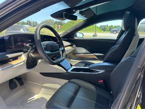 Used 2025 Lucid Air Grand Touring AWD/4WD image 9