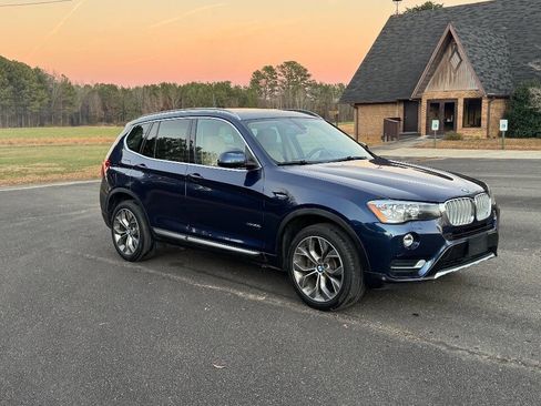 Used 2017 BMW X3 xDrive28i image 2
