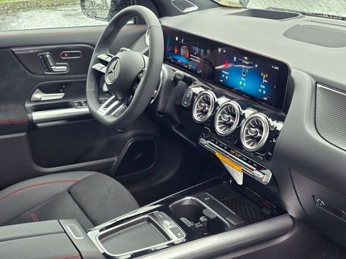 New 2026 Mercedes-Benz GLA 35 AMG 4MATIC image 28