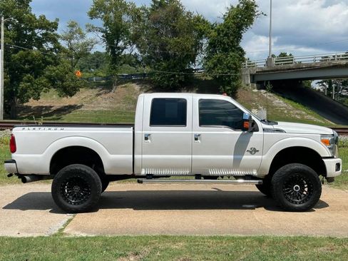 Used 2016 Ford F250 Platinum w/ FX4 Off-Road Package AWD/4WD image 6