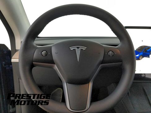 Used 2023 Tesla Model Y Long Range AWD/4WD image 16