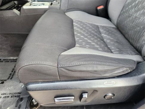 Used 2019 Toyota Tundra SR5 w/ SR5 Upgrade Package AWD/4WD image 25