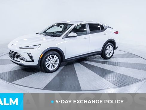 Used 2025 Buick Envista Preferred image 3