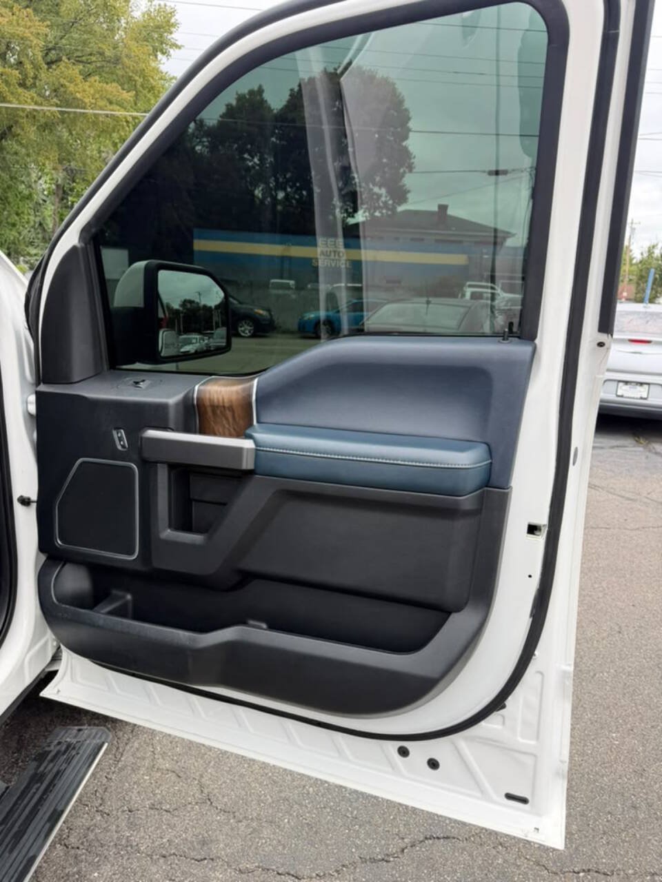 Used 2018 Ford F150 Limited AWD/4WD image 17