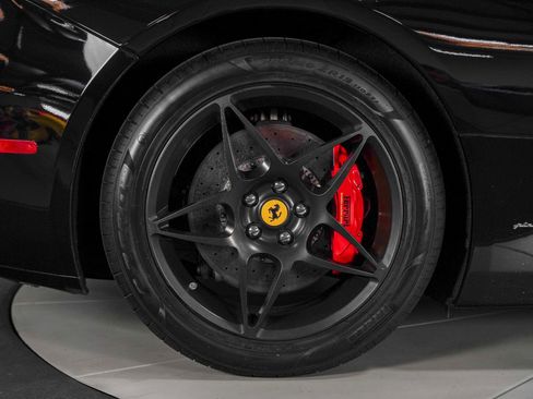 Used 2010 Ferrari California RWD image 27