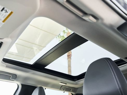 Used 2025 Mitsubishi Outlander SEL image 32