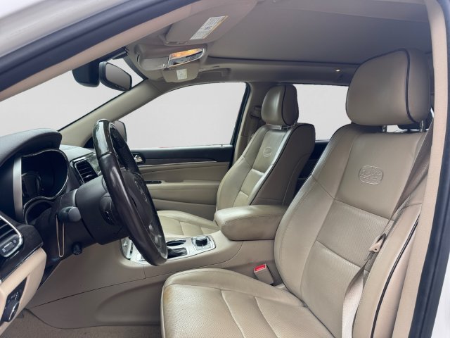 Used 2021 Jeep Grand Cherokee Overland AWD/4WD image 6