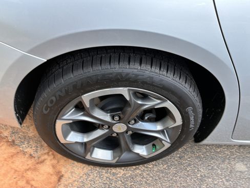 Used 2020 Chevrolet Malibu LT FWD image 9