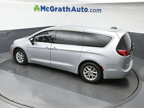 Used 2024 Chrysler Pacifica Touring-L image 24