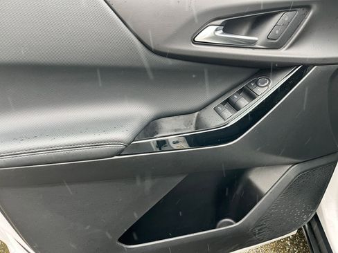 Used 2025 Chevrolet Equinox LT image 18