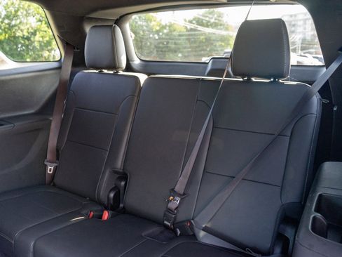 Used 2023 Chevrolet Traverse LT AWD/4WD image 31