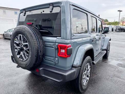 New 2026 Jeep Wrangler Unlimited Sahara AWD/4WD image 7