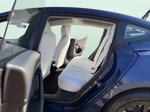 Used 2022 Tesla Model 3 Standard Range image 14