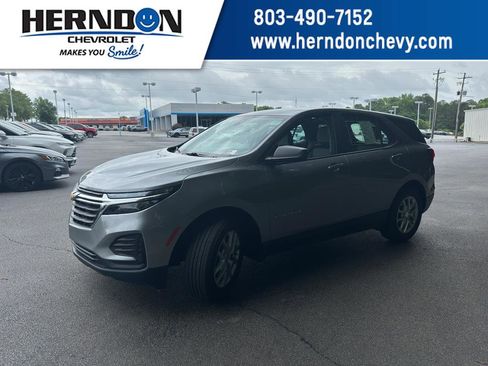 Used 2024 Chevrolet Equinox LS w/ Driver Confidence II Package FWD image 1