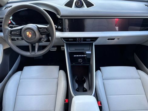 Used 2025 Porsche Macan 4S Electric image 6