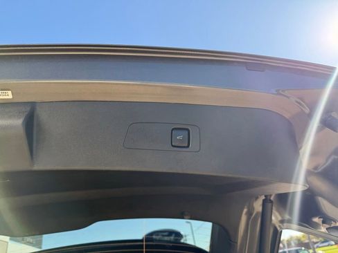 Used 2024 Lincoln Corsair AWD image 19