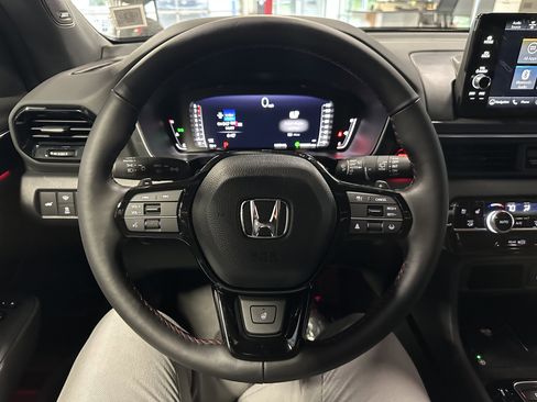 New 2025 Honda Pilot Black Edition image 9