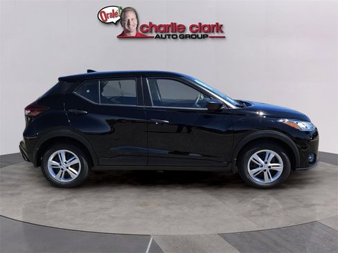 New 2025 Nissan Kicks Play S image 7