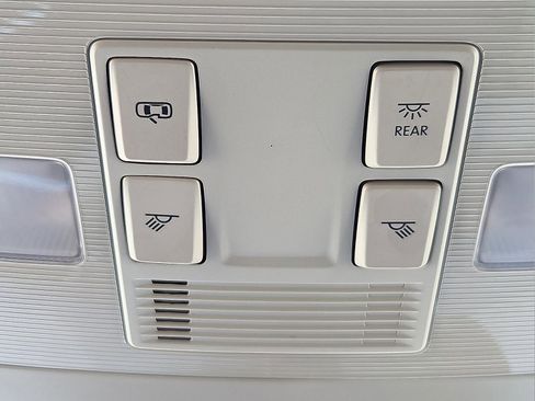 Used 2025 Volkswagen Taos SE image 22