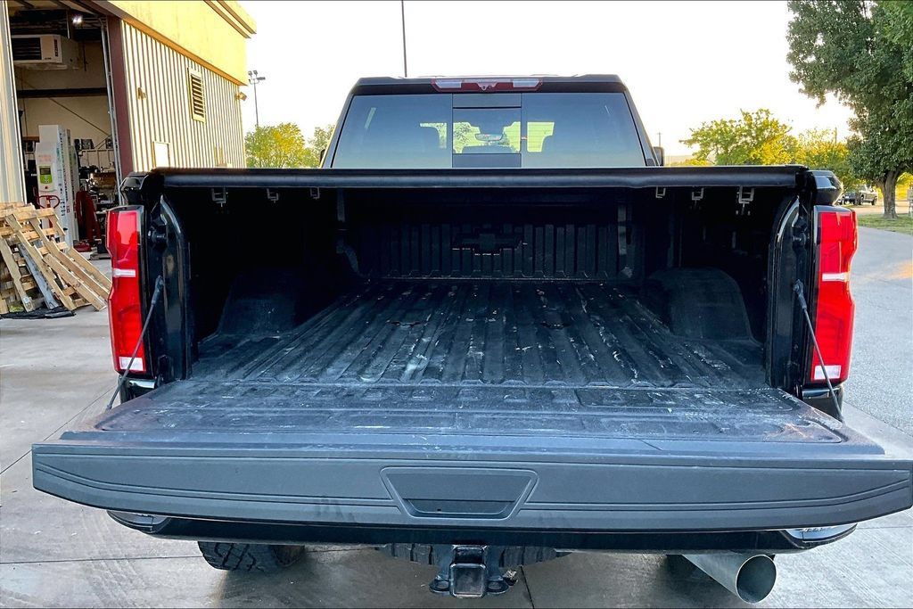 Used 2025 Chevrolet Silverado 2500 ZR2 w/ Technology Package AWD/4WD image 34