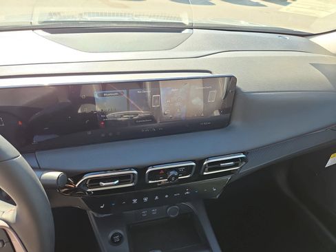 New 2026 Nissan Sentra SR w/ SR Premium Package FWD image 24