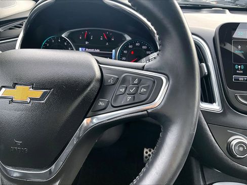 Used 2016 Chevrolet Malibu LT image 24