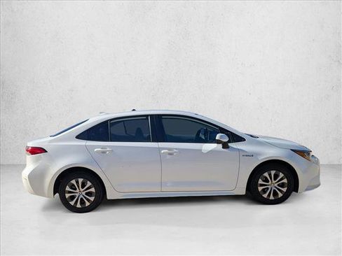 Used 2020 Toyota Corolla LE image 4