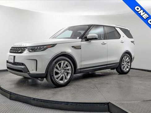 Used 2019 Land Rover Discovery SE AWD/4WD image 2