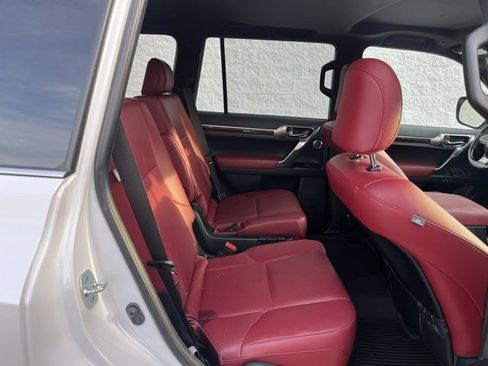 Used 2023 Lexus GX 460 Luxury image 10